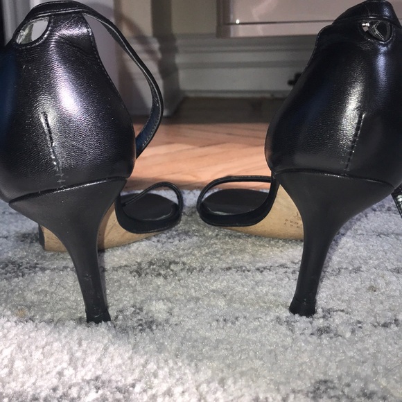 Stuart Weitzman Low heels - Picture 3 of 4